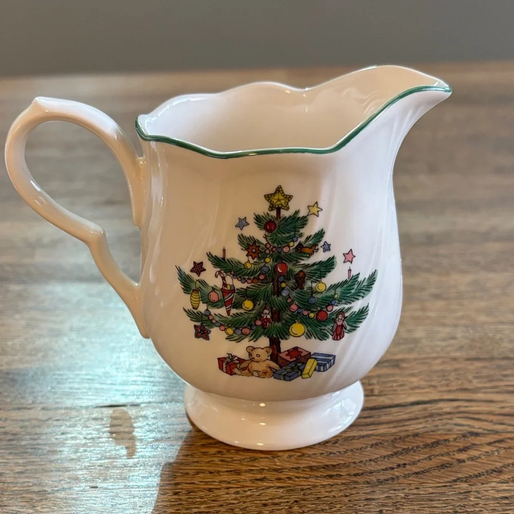 Nikko Happy Holidays Sugar and Creamer Set with Christmas Tree Design Like New! - Picture 9 of 10